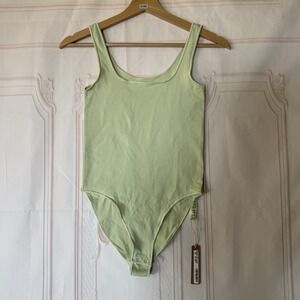 NWT SKIMS Essential Bodysuit Scoop Neck In Pistachio Size XXS/XS